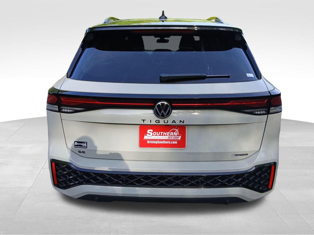 New 2026 Volkswagen Tiguan SE R-Line image 4