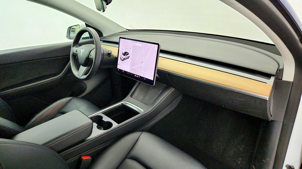 Used 2021 Tesla Model Y Long Range AWD/4WD image 29