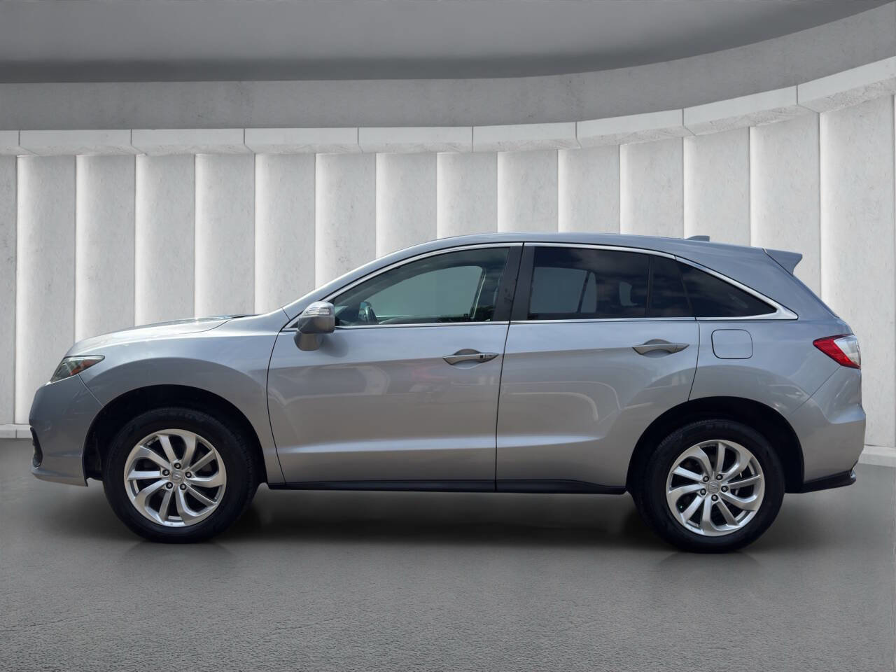 Used 2017 Acura RDX AWD image 2