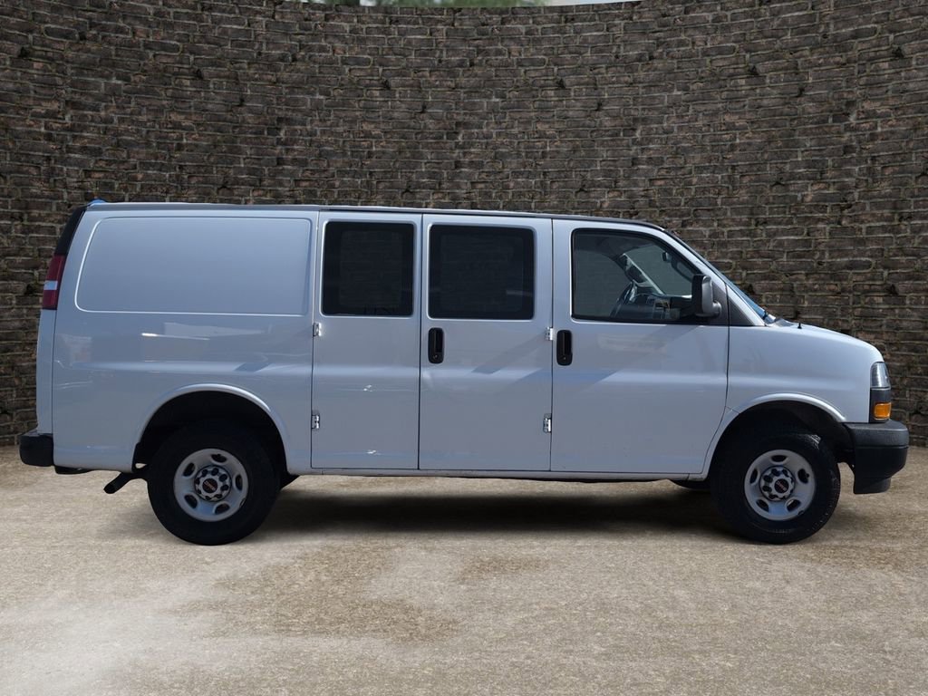 Used 2023 GMC Savana 2500 w/ Driver Convenience Package image 3