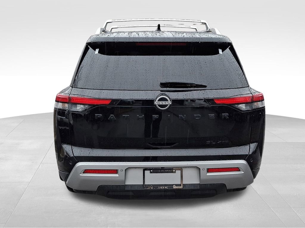 Used 2023 Nissan Pathfinder SL w/ Black Appearance Package image 5