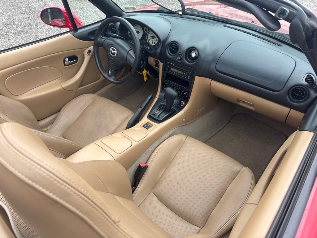 Used 2001 MAZDA MX-5 Miata RWD image 29