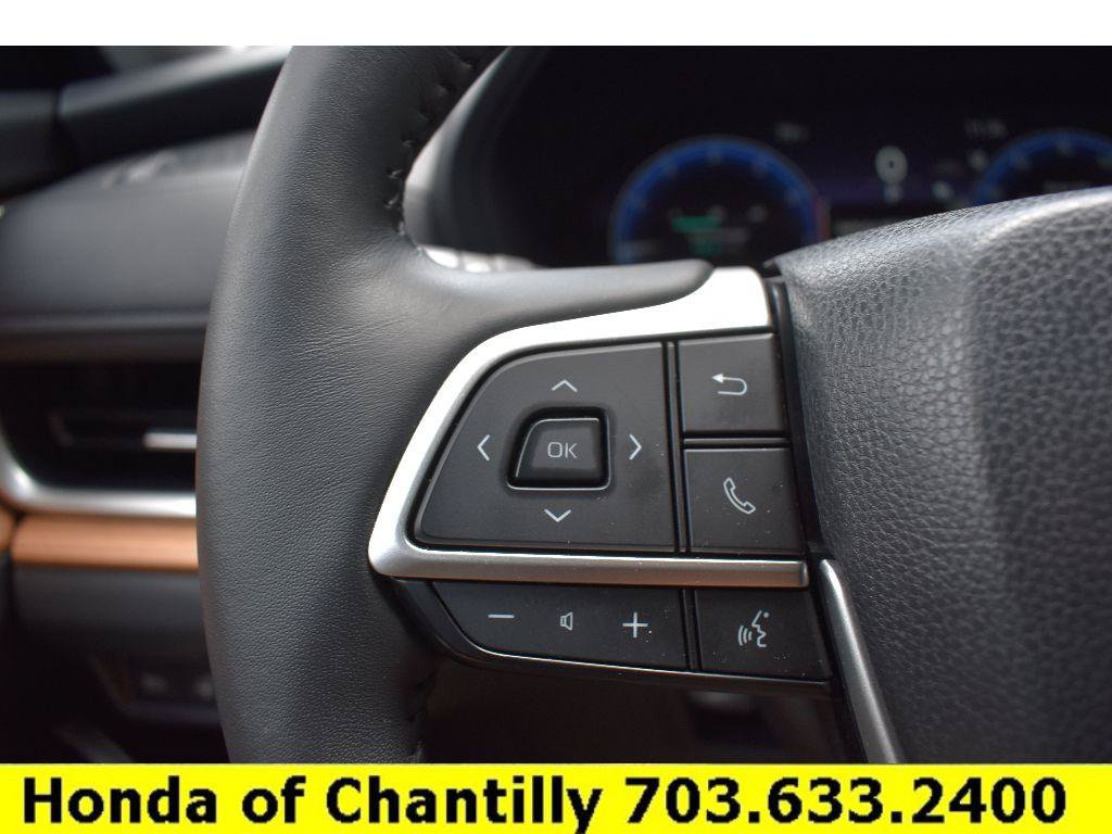 Used 2025 Toyota Grand Highlander AWD image 12