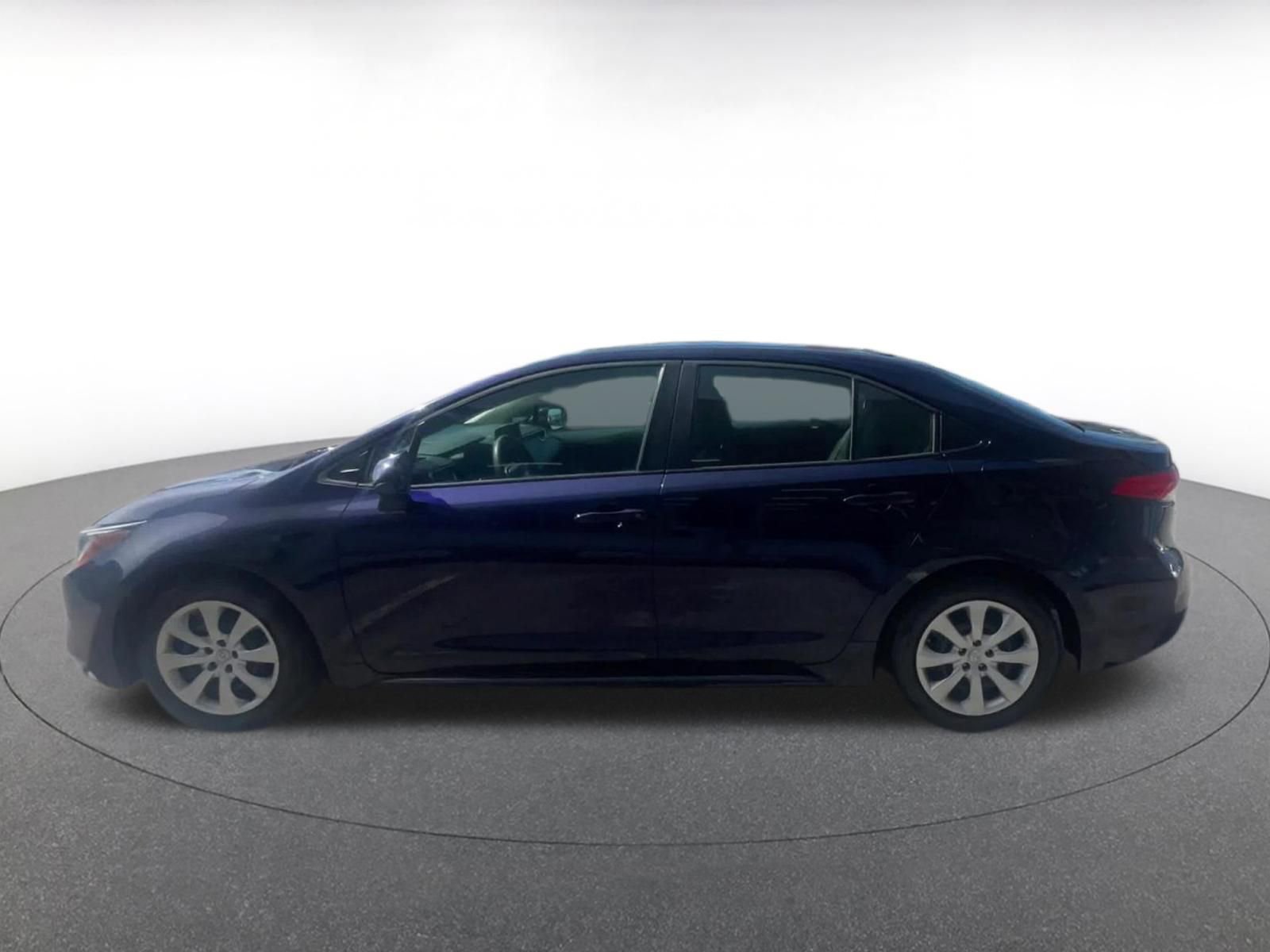 Used 2025 Toyota Corolla LE FWD image 9