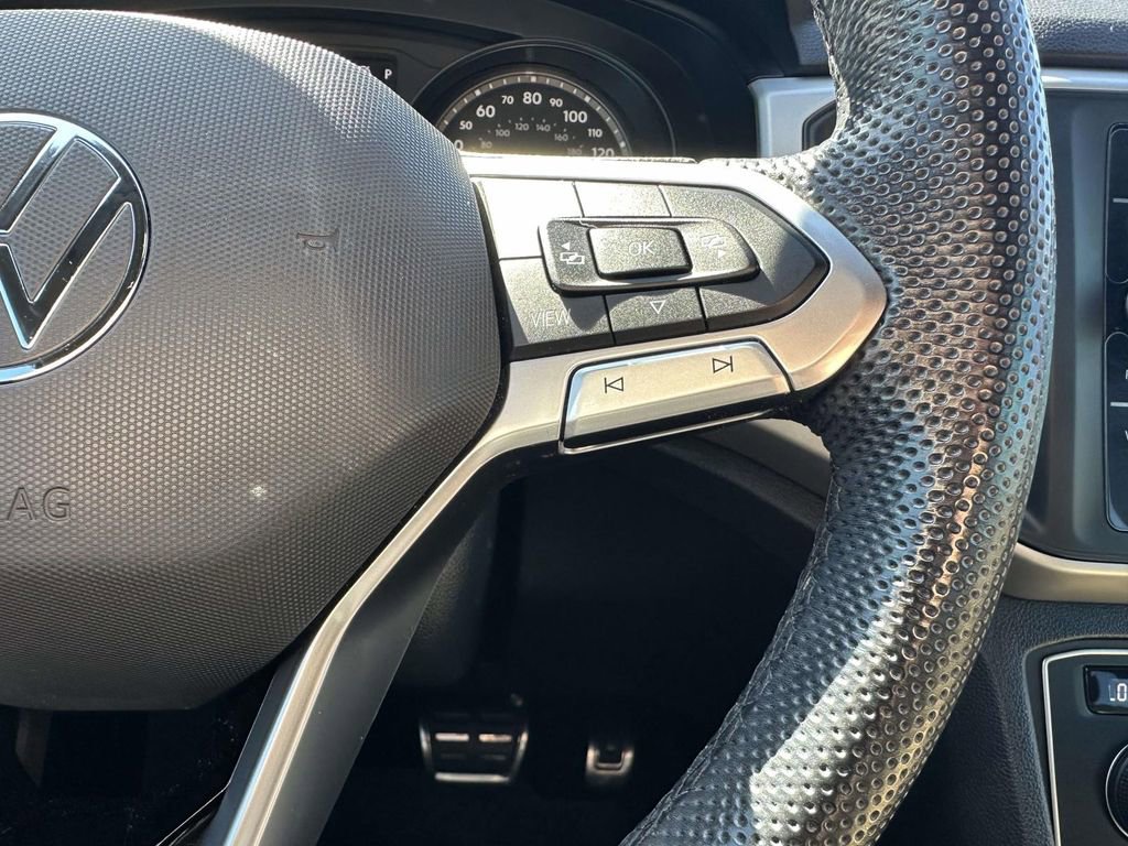 Used 2021 Volkswagen Atlas Cross Sport SE image 14