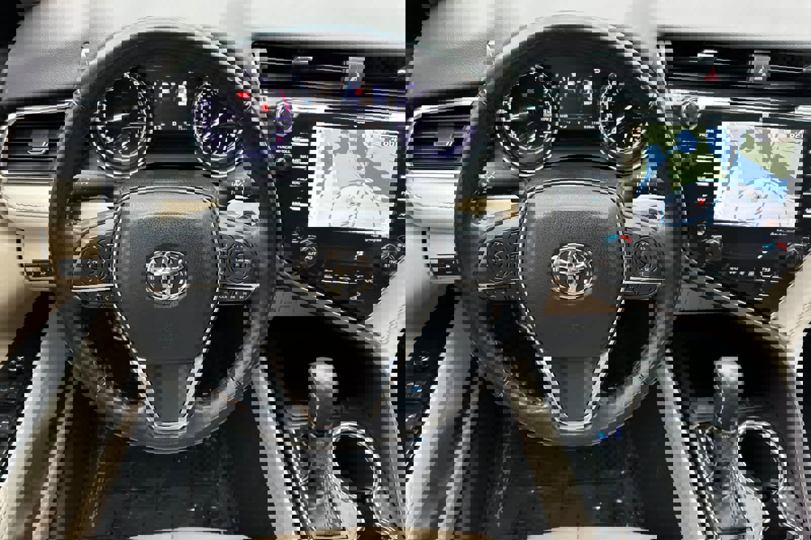 Used 2018 Toyota Camry XLE w/ Driver Assist Package image 14