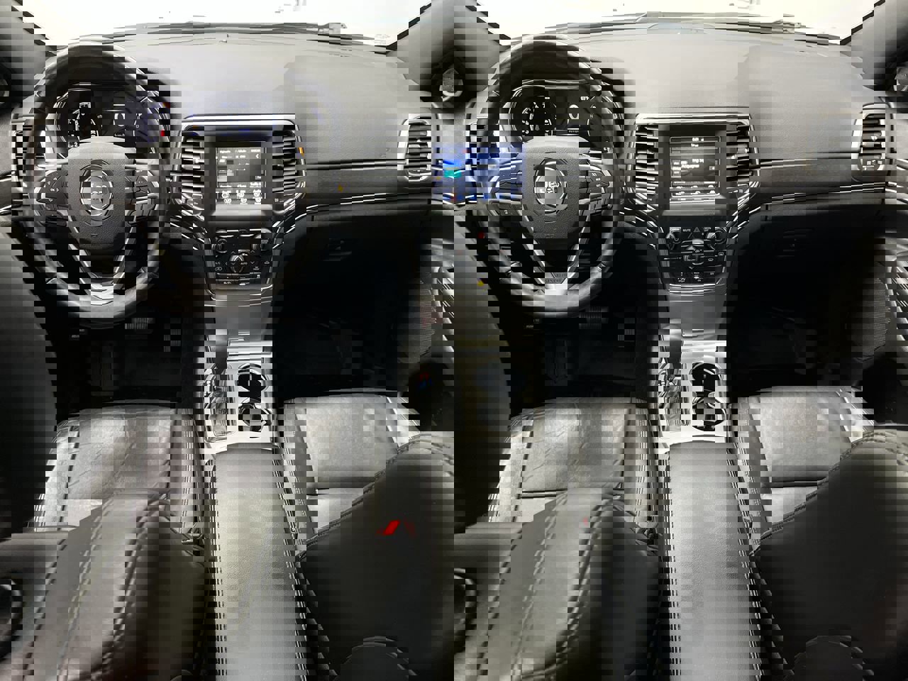 Used 2018 Jeep Grand Cherokee Limited image 4