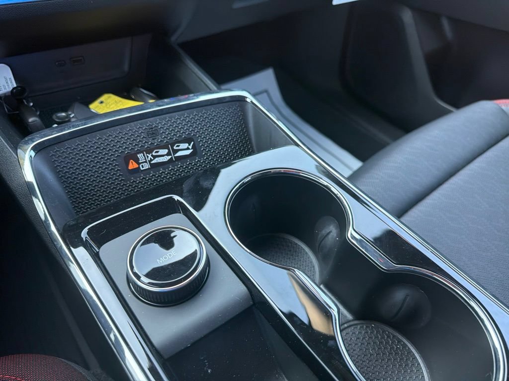 New 2027 Chevrolet Equinox RS w/ LPO, Floor Liner Package FWD image 14