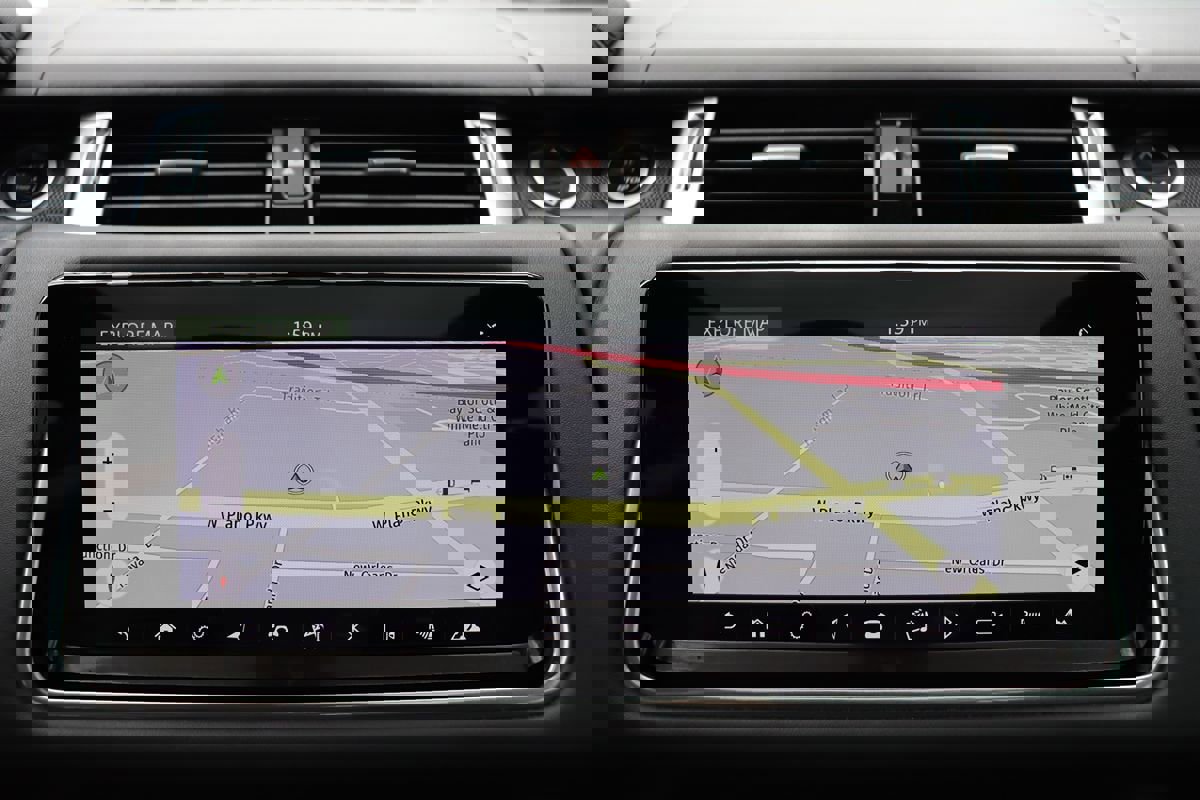 Used 2018 Land Rover Range Rover Sport HSE Dynamic image 21