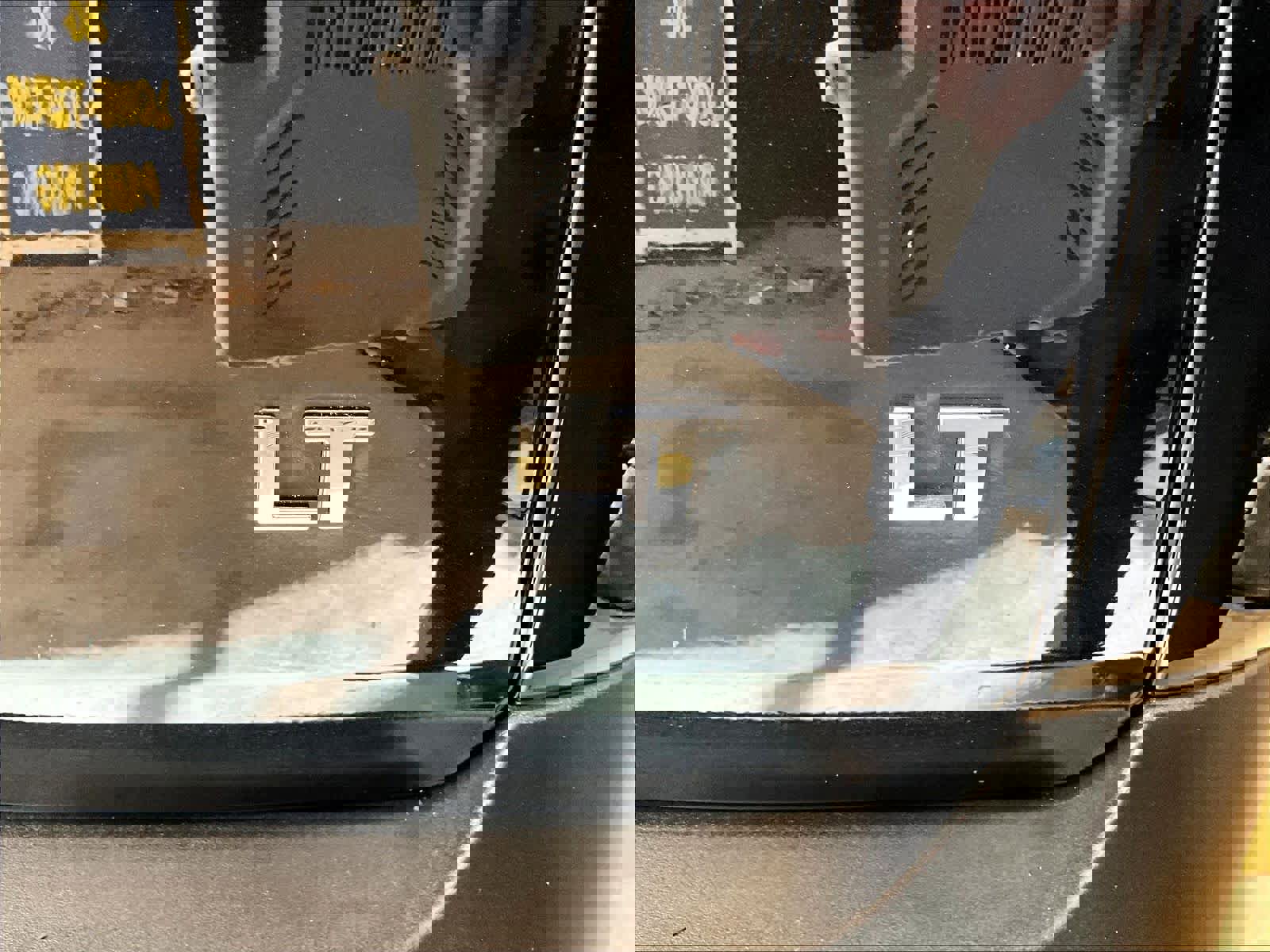 Used 2022 Chevrolet Traverse LT image 30