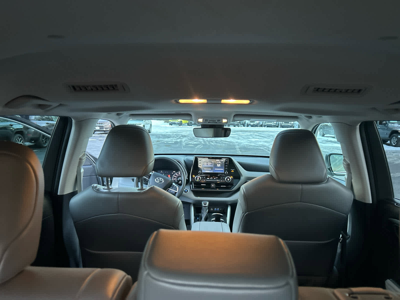 Used 2022 Toyota Highlander XLE image 42