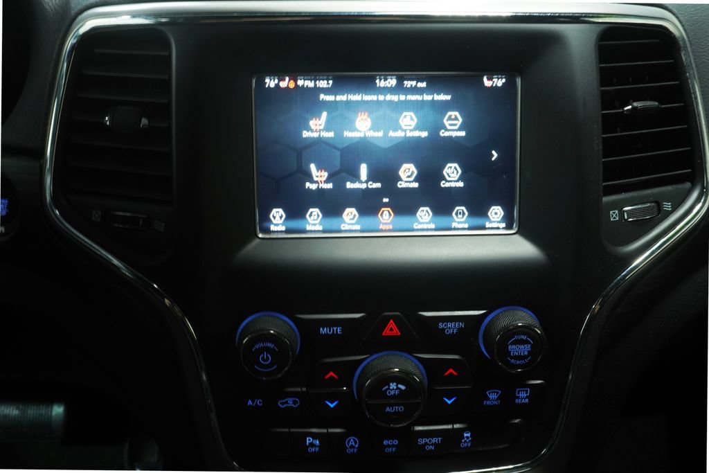 Used 2021 Jeep Grand Cherokee Laredo w/ Security & Convenience Group AWD/4WD image 20