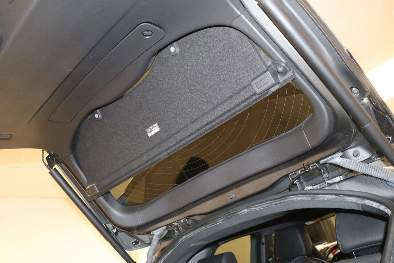 Used 2020 Jaguar E-PACE SE image 79