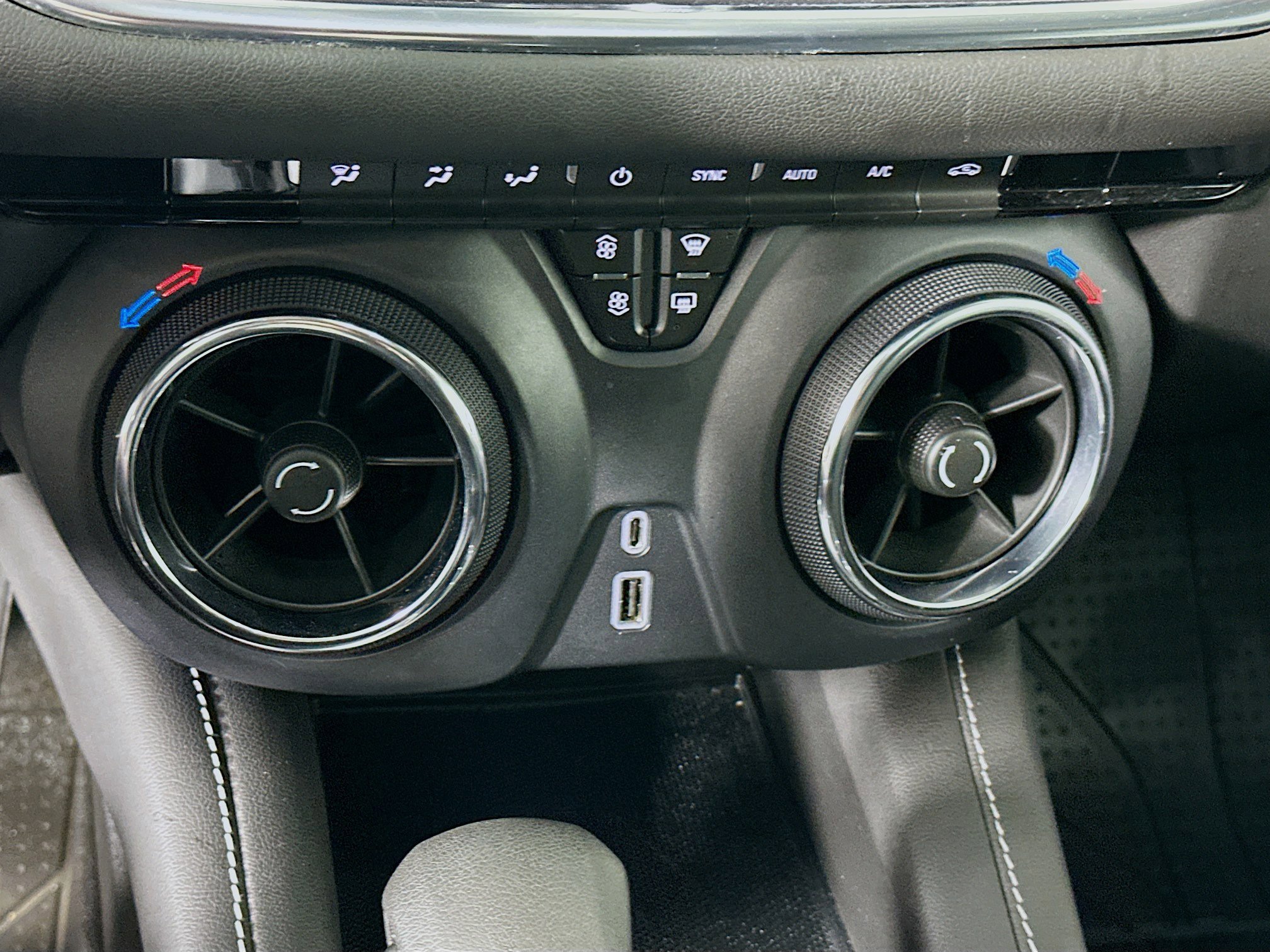 Used 2023 Chevrolet Blazer LT image 23