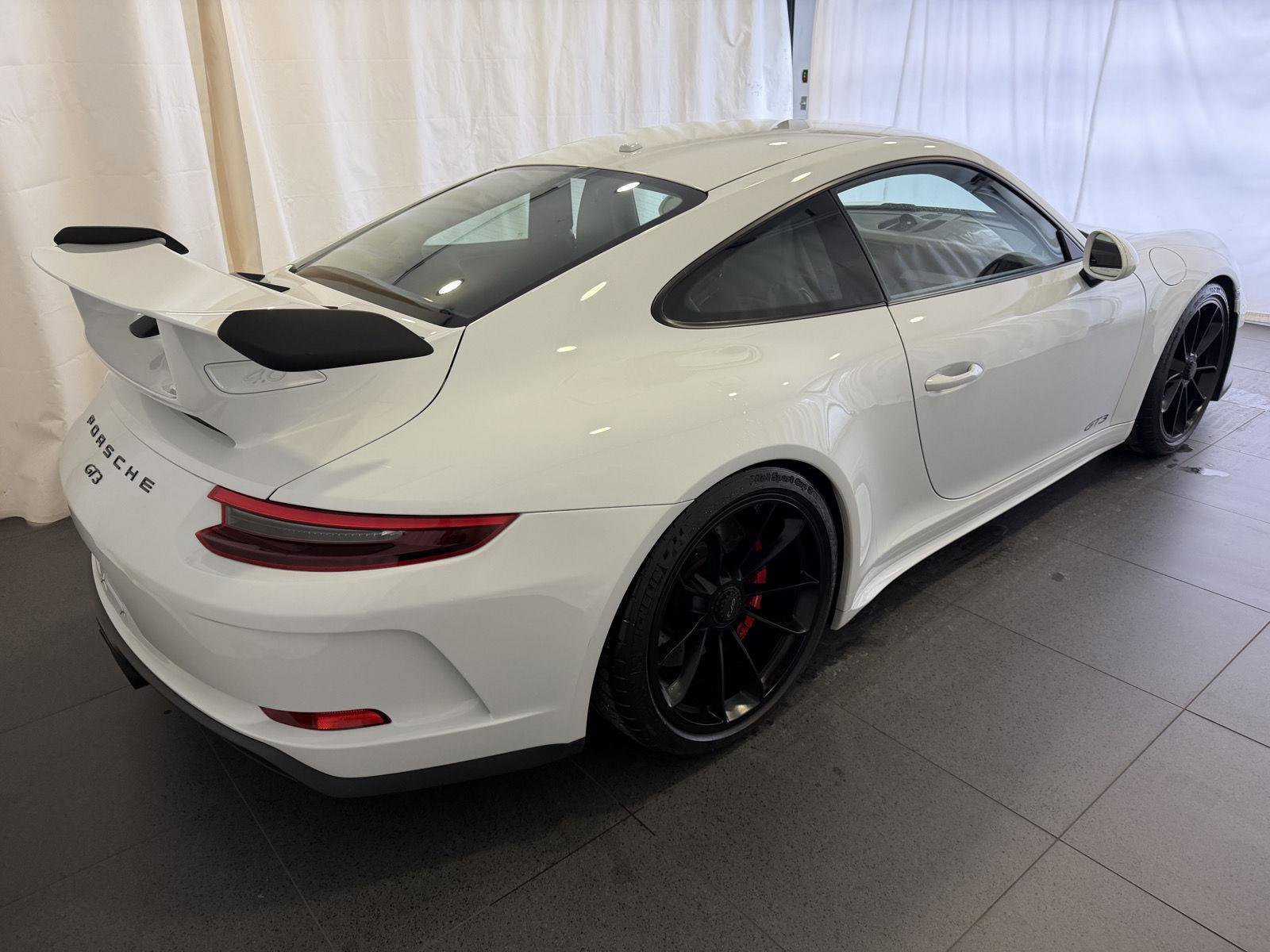 Certified 2018 Porsche 911 GT3 image 9