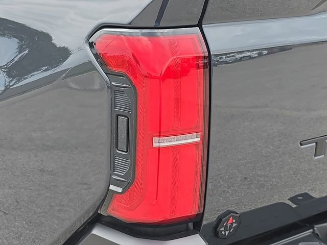 Used 2025 Toyota Tacoma Trailhunter image 33