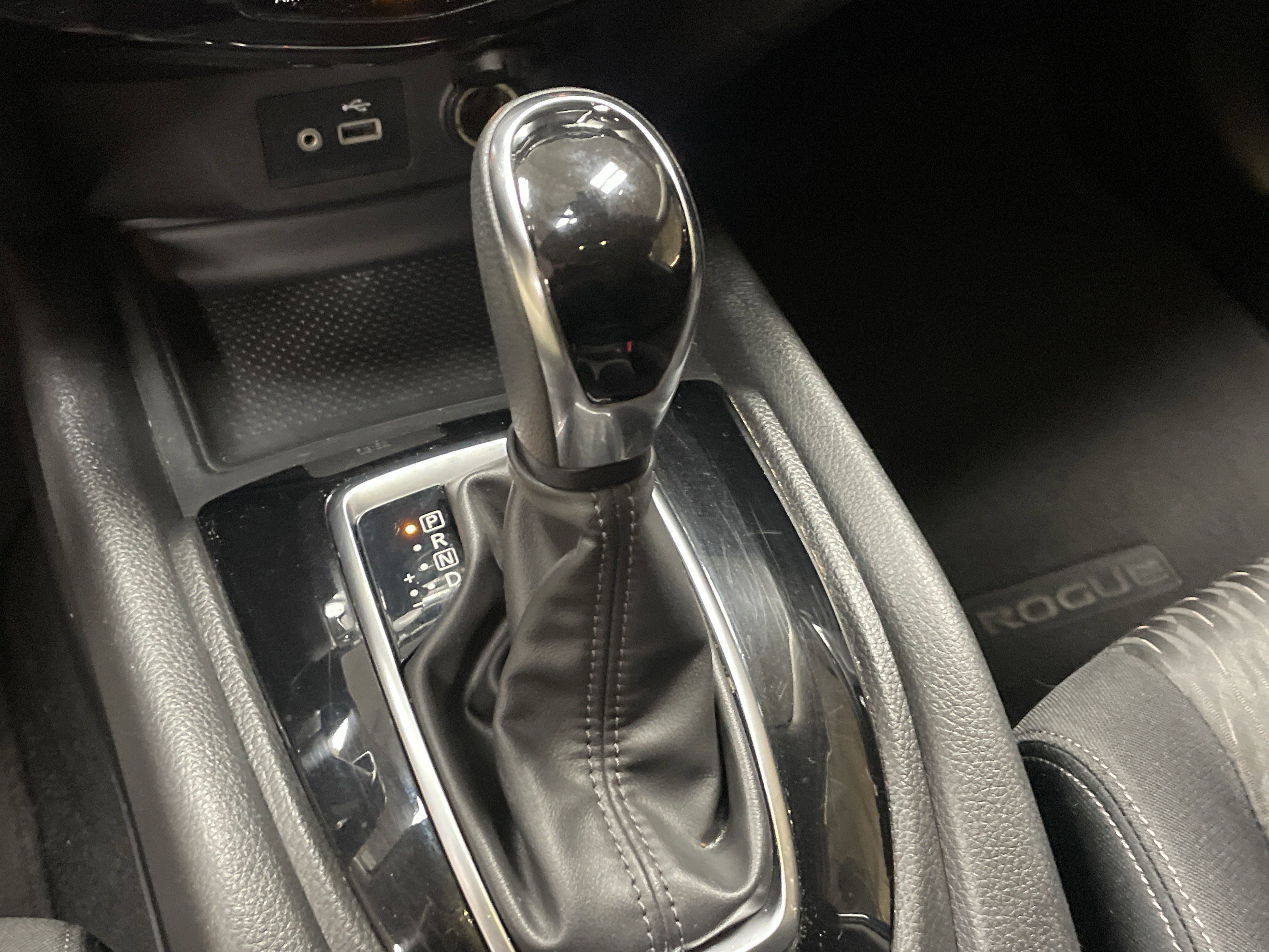 Used 2019 Nissan Rogue SV image 26