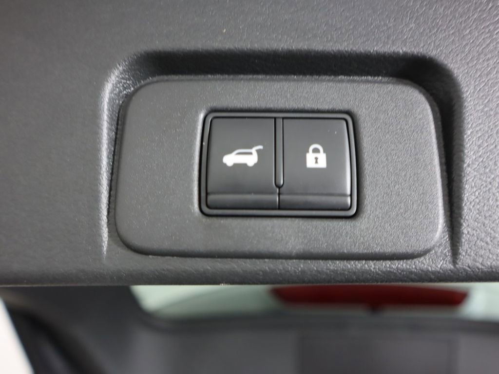 Used 2021 Nissan Rogue SL image 32