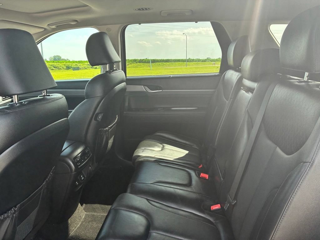 Used 2022 Hyundai Palisade SEL w/ 8P Bench Seat Package AWD/4WD image 16