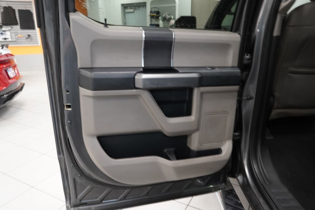 Used 2015 Ford F150 XLT image 21