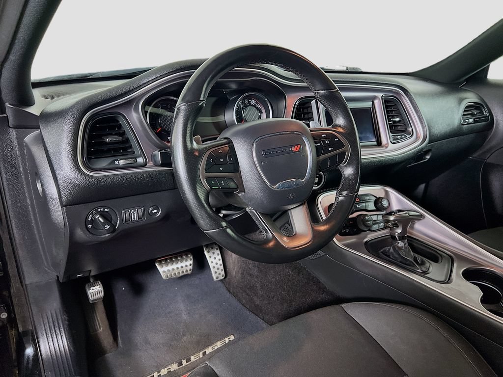 Used 2019 Dodge Challenger R/T RWD image 11