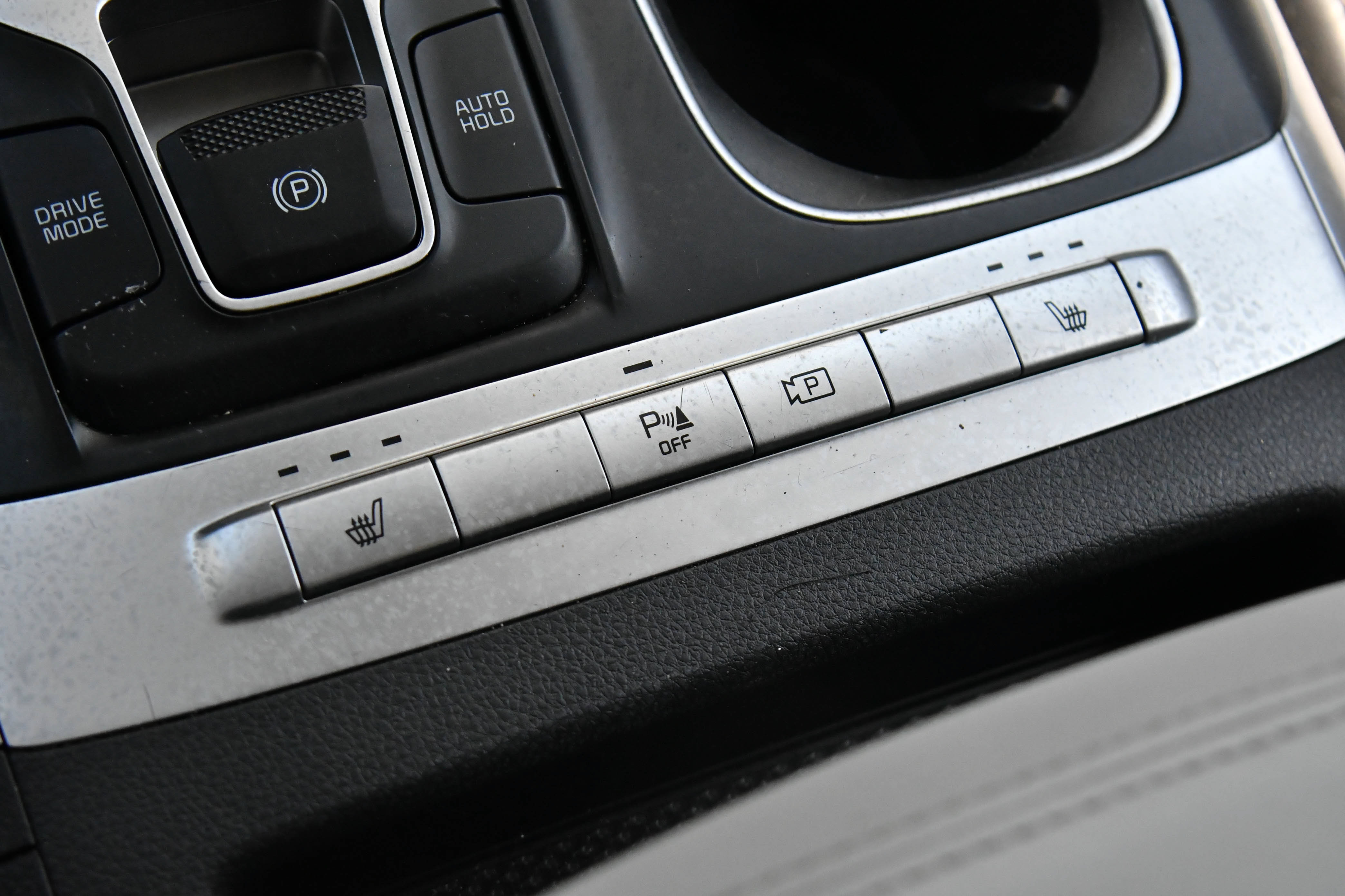 Used 2023 Kia Carnival LX FWD image 28