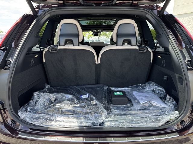 New 2026 Volvo XC90 B5 Plus w/ Protection Package Premier AWD/4WD image 27