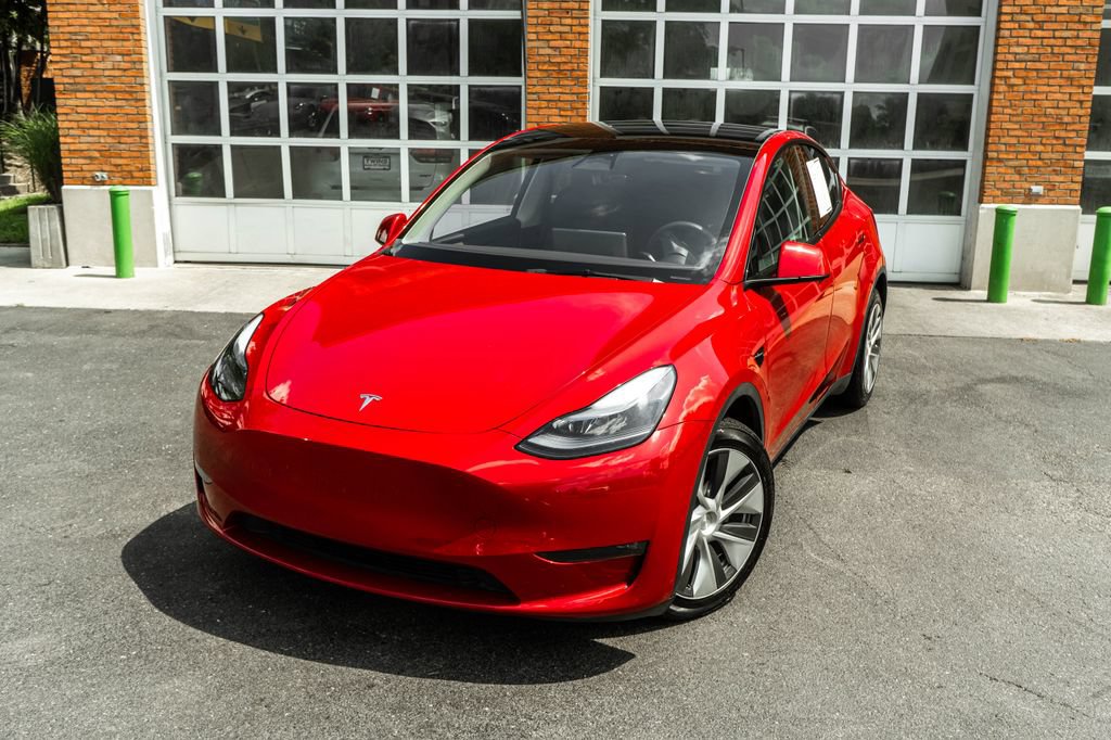 Used 2023 Tesla Model Y Long Range AWD/4WD image 2