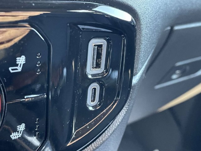 Used 2025 Chevrolet Silverado 1500 LT Trail Boss w/ LT Trail Boss Premium Package AWD/4WD image 31