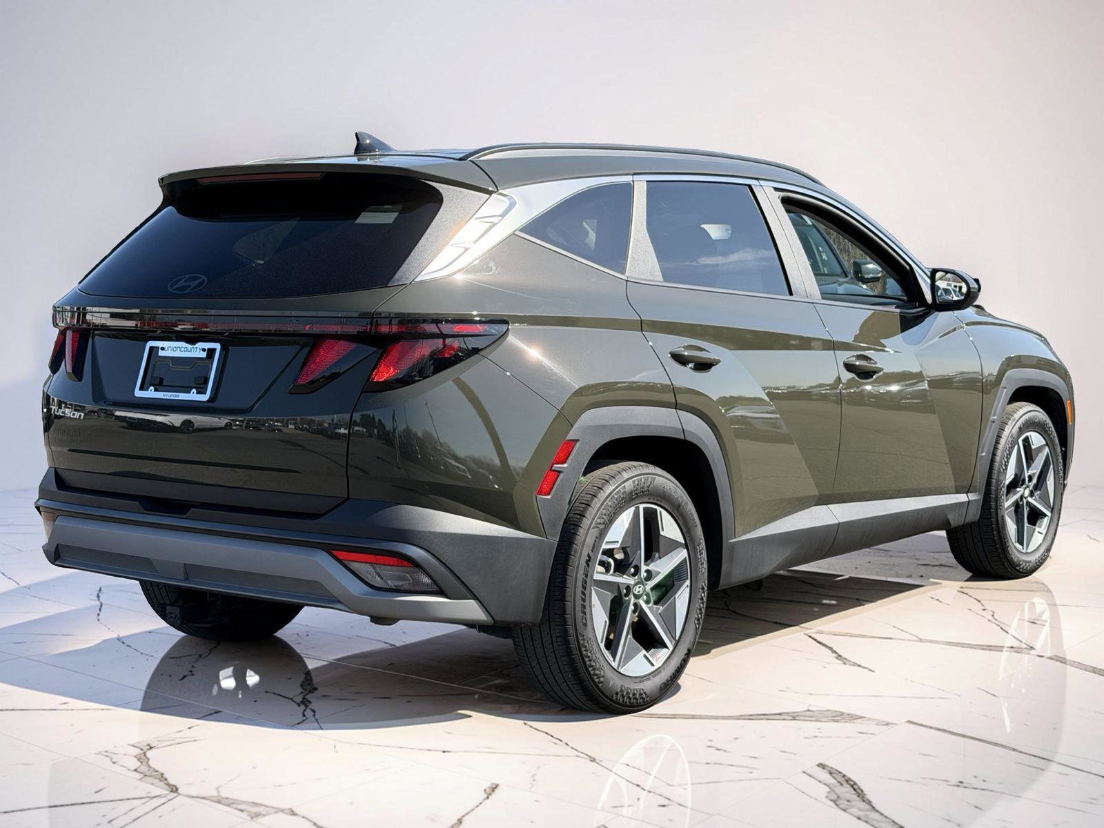 Certified 2025 Hyundai Tucson SEL image 2