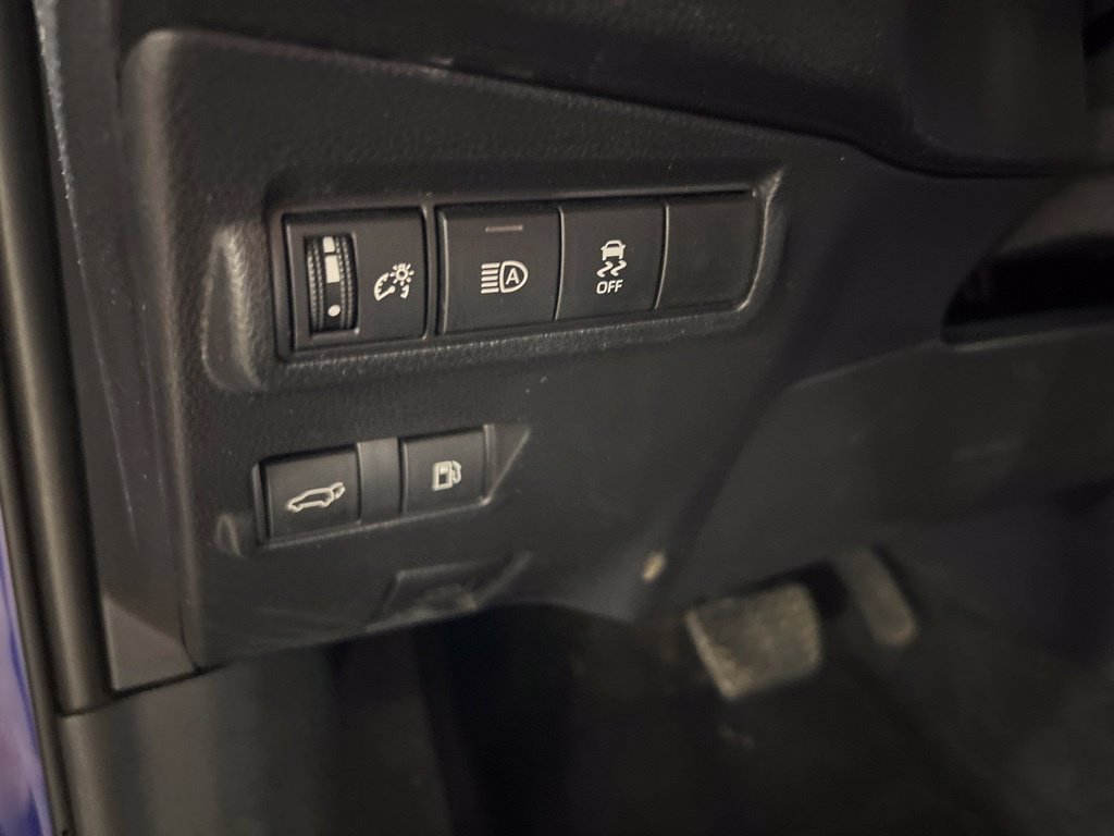 Used 2024 Toyota Corolla Cross AWD Hybrid w/ Convenience Package image 13