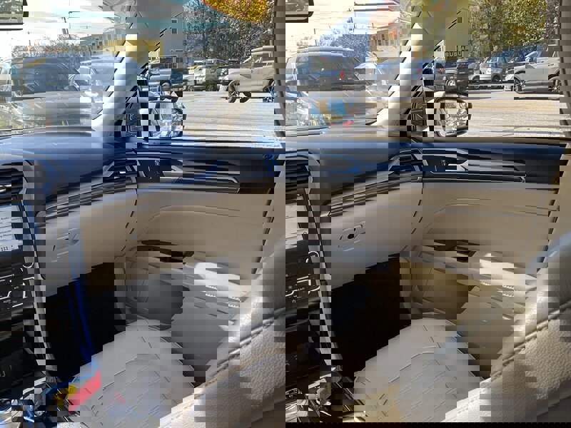 Used 2017 Ford Fusion SE w/ Fusion SE Technology Package image 13