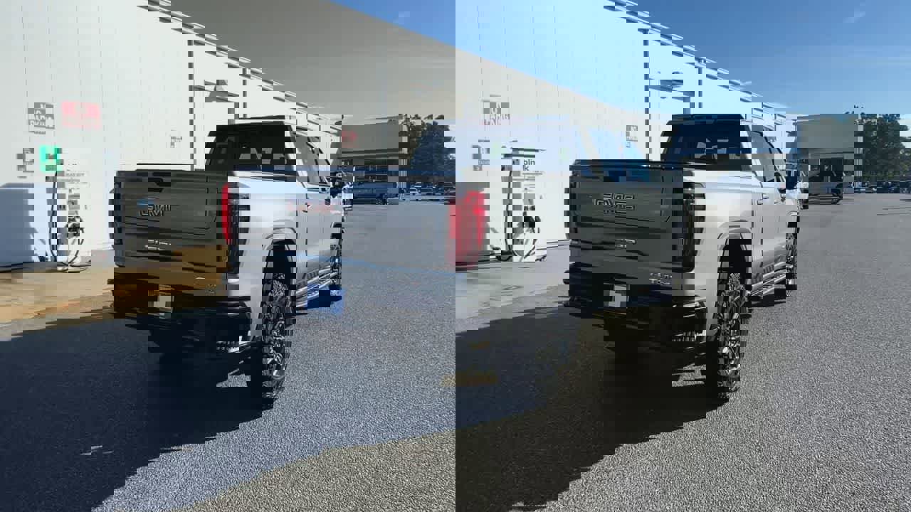 Used 2025 GMC Sierra 1500 AT4X image 8
