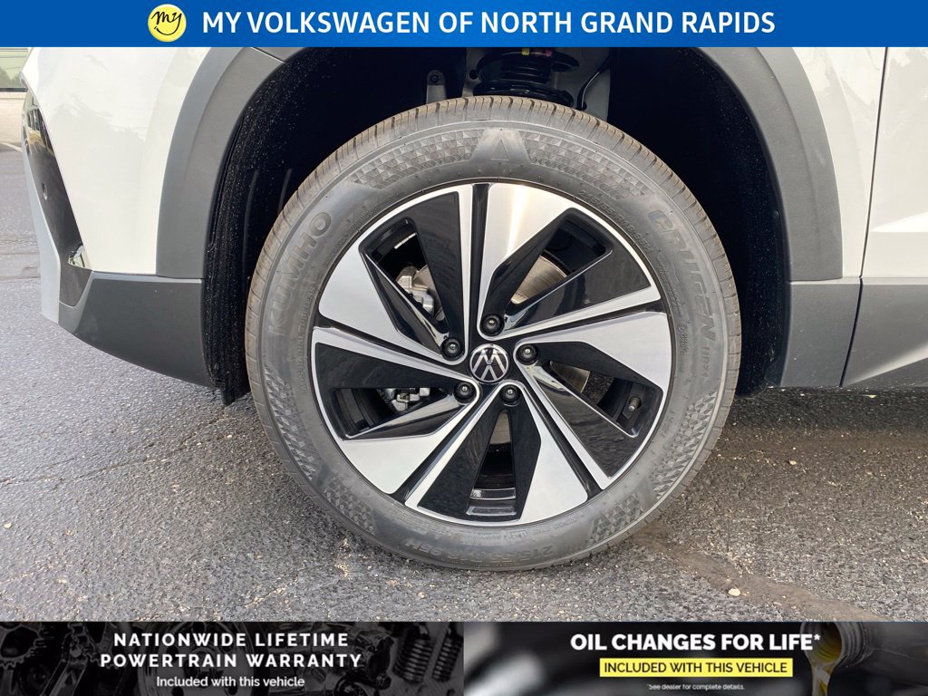 New 2026 Volkswagen Taos SE AWD/4WD image 4