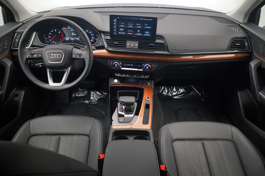 Used 2023 Audi Q5 2.0T Premium w/ Convenience Package image 8