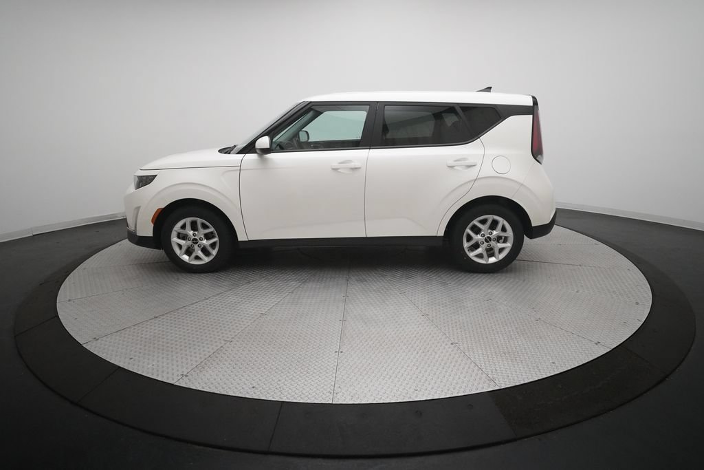 Used 2023 Kia Soul LX w/ LX Technology Package FWD image 23