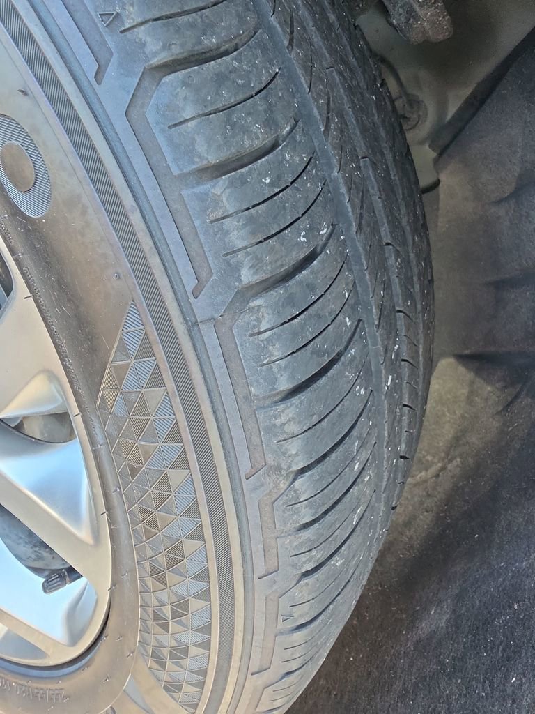 Used 2021 Buick Enclave Avenir w/ Avenir Technology Package image 32