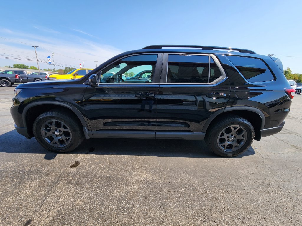 Used 2024 Honda Pilot TrailSport image 6