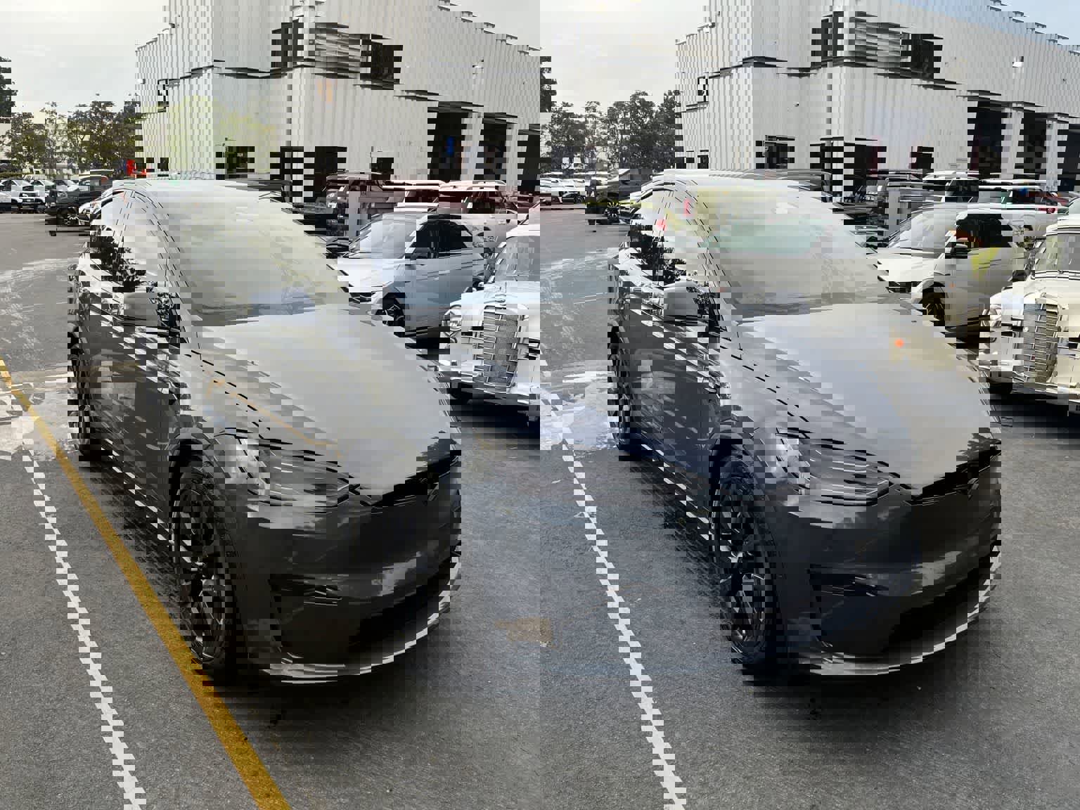 Used 2022 Tesla Model X Plaid image 2