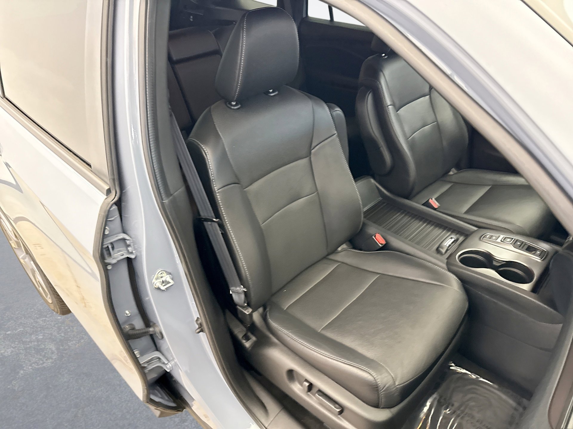 Used 2023 Honda Passport EX-L image 16