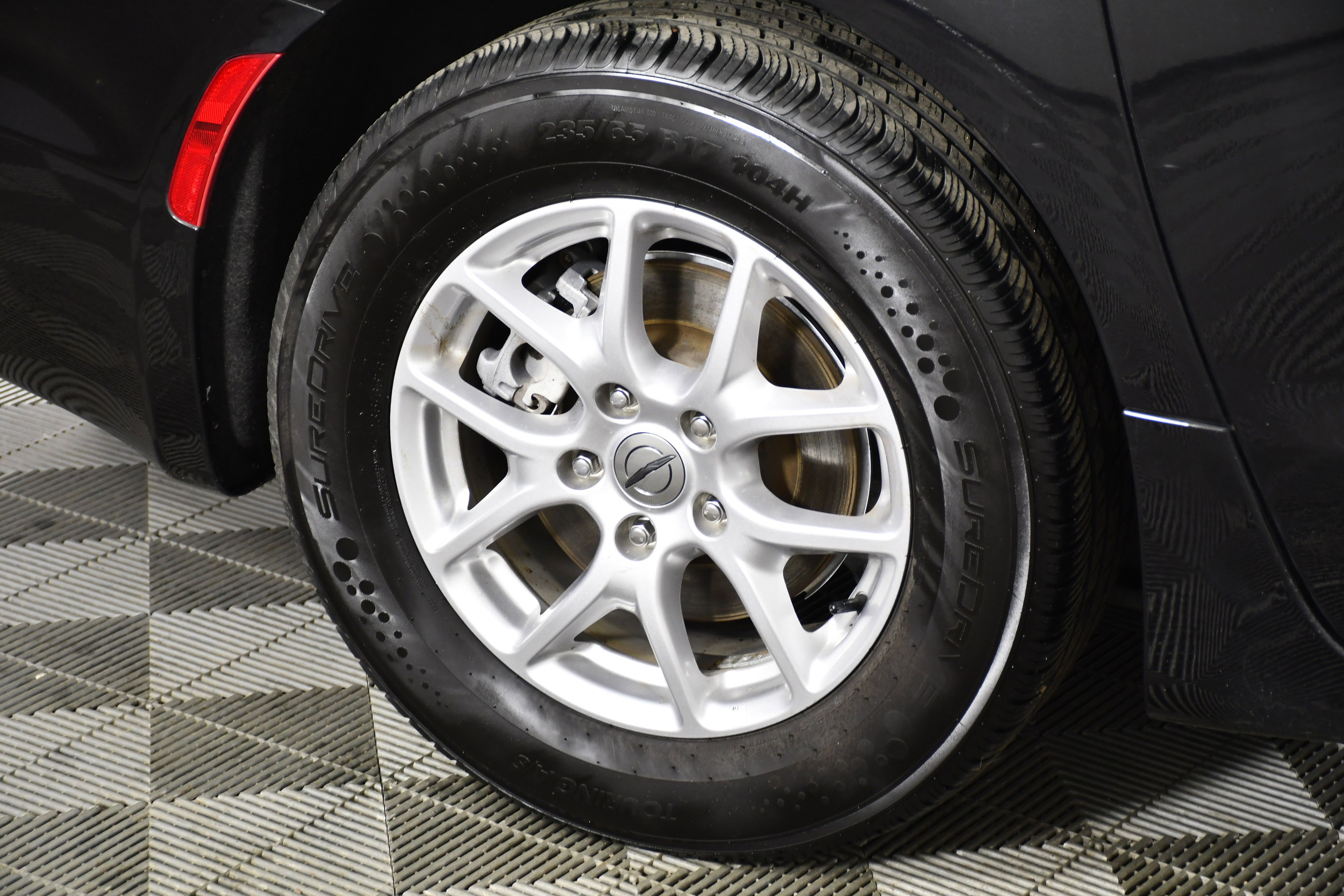 Used 2023 Chrysler Pacifica Touring-L image 53