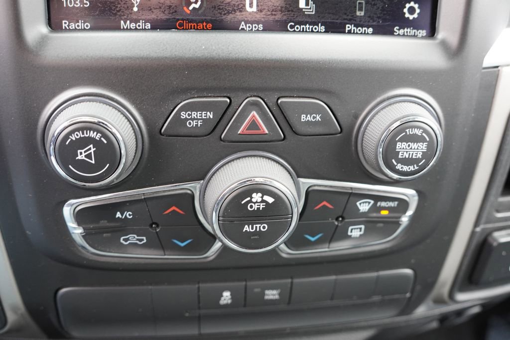 Certified 2019 RAM 1500 Classic SLT w/ Luxury Group image 25