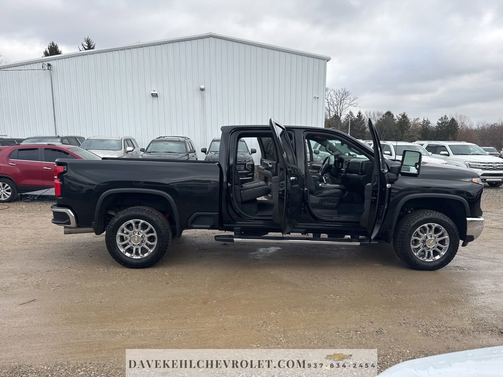 Used 2025 Chevrolet Silverado 2500 LTZ w/ LTZ Plus Package image 40