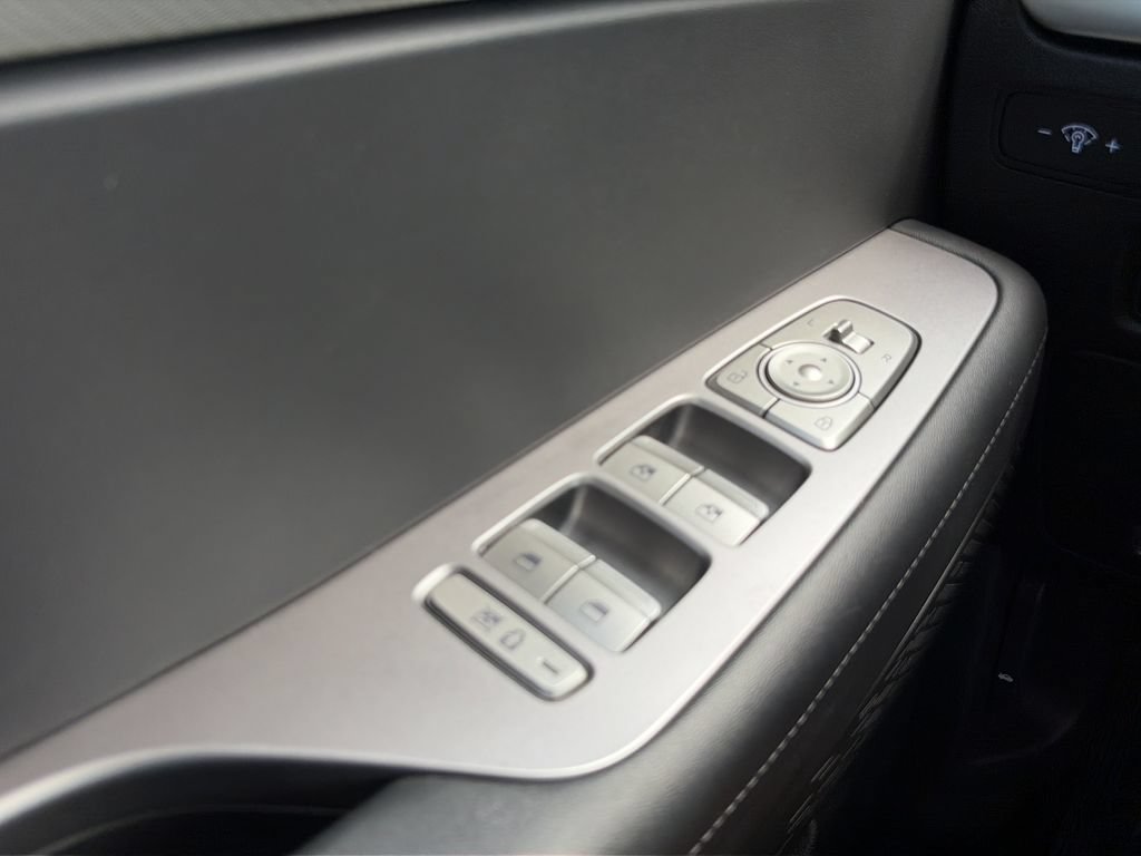 Used 2025 Hyundai Palisade SEL FWD image 23