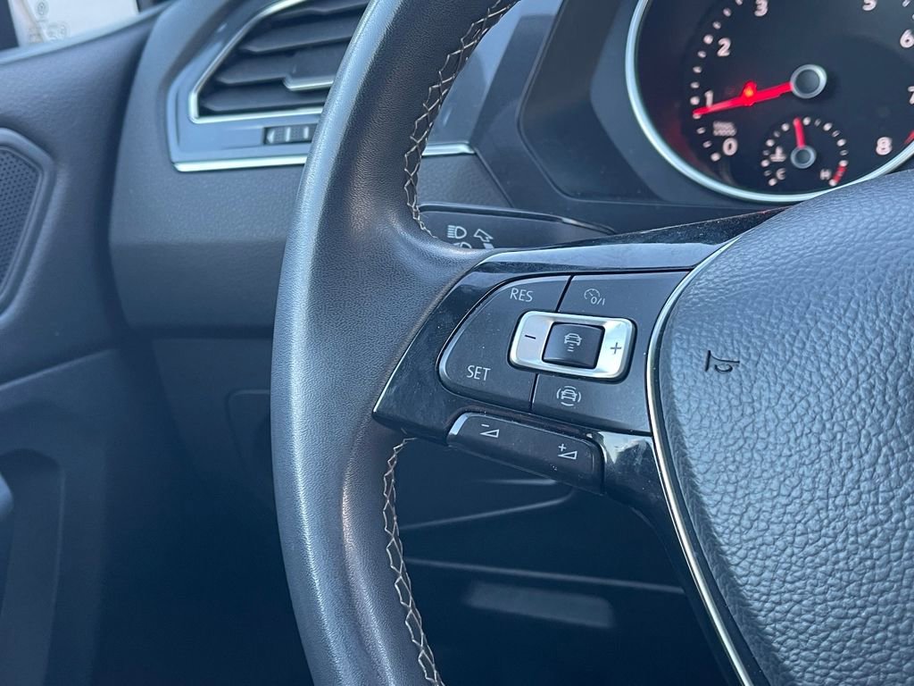 Used 2021 Volkswagen Tiguan SE w/ 3rd Row Seat Package image 20