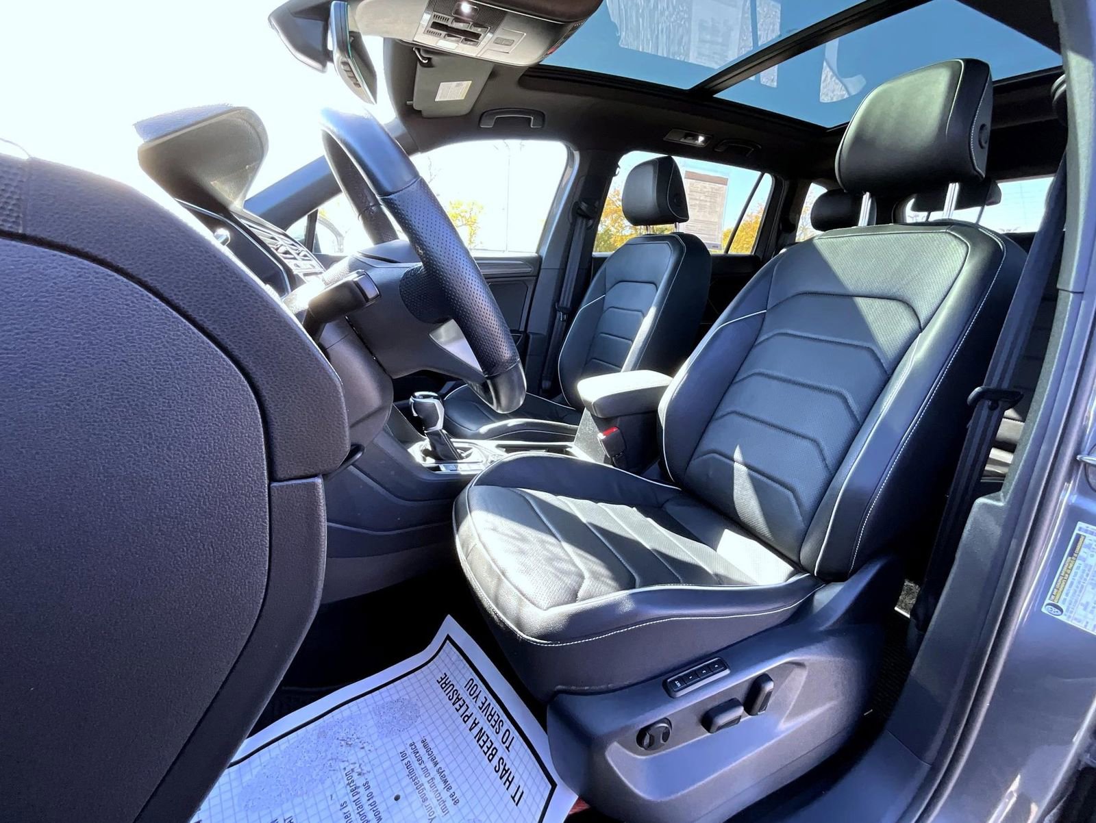 Used 2023 Volkswagen Tiguan SEL R-Line image 11