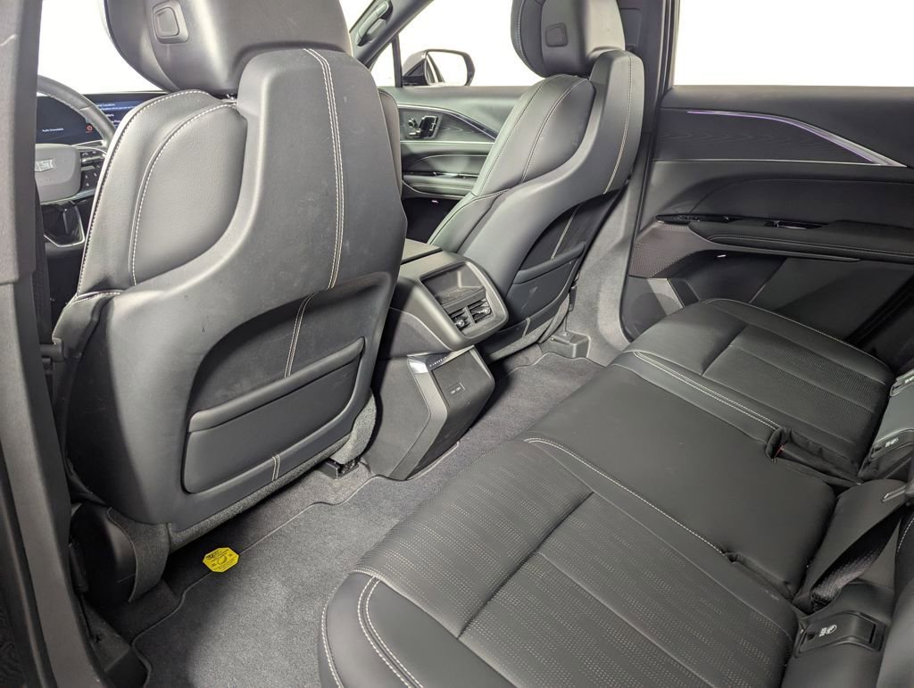 Used 2024 Cadillac Lyriq Sport image 22