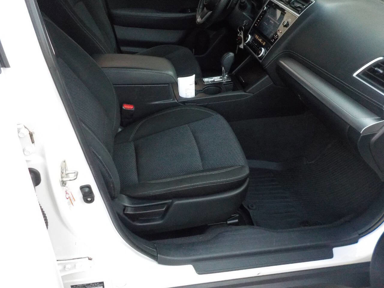 Used 2019 Subaru Outback 2.5i Premium image 18