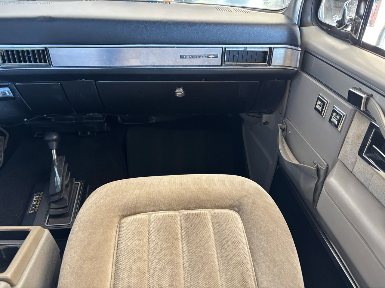 Used 1991 Chevrolet Blazer 4WD image 12