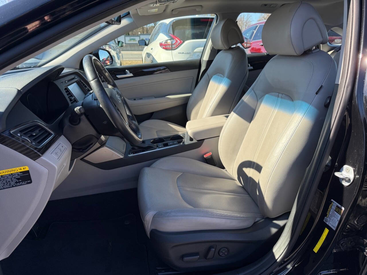 Used 2016 Hyundai Sonata Limited w/ Option Group 02 image 8